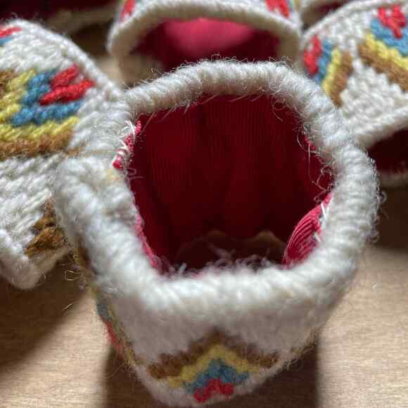 Handmade 1970's Vintage Needlepoint Canvas Napkin Rings - Set of 8 - 70's Boho - Picture 7 of 7